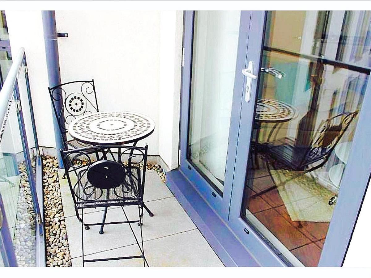 New Central Woking 1 And 2 Bedroom Apartments With Free Gym, Close To Train Station Kültér fotó